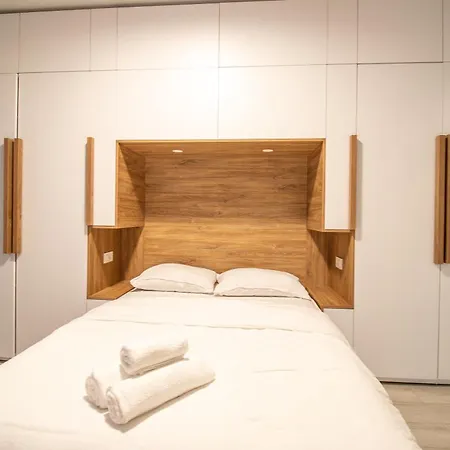 公寓 Piata Romana, Two Bedrooms 布加勒斯特